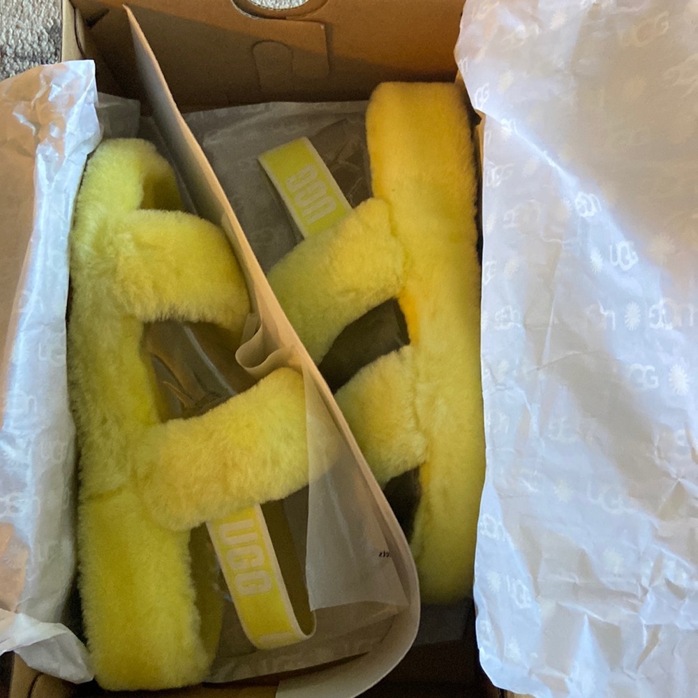 Uggs Women Yellow “Oh Yea Slides”